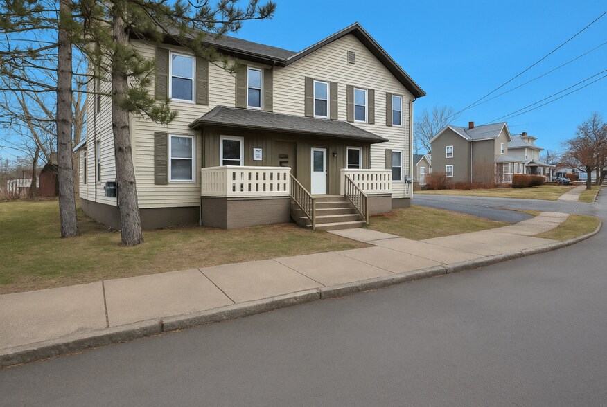 Building Photo - 820 N Pennsylvania Ave