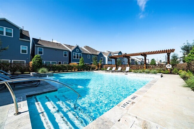Building Photo - 10922 Brambling Wood Dr