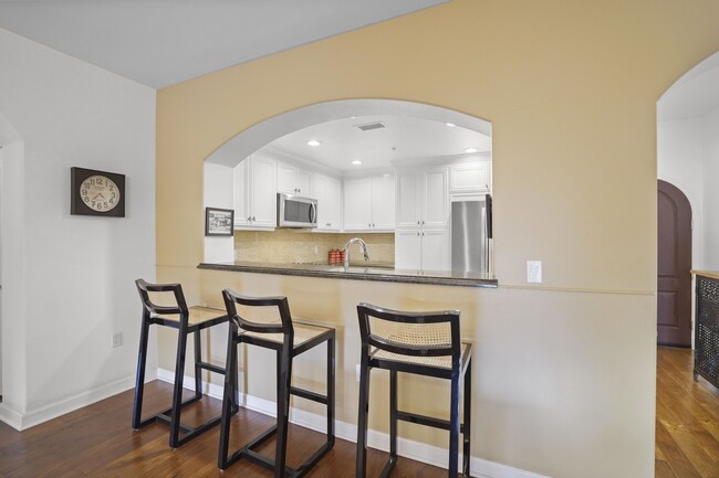 Building Photo - 13308 Valleyheart Dr