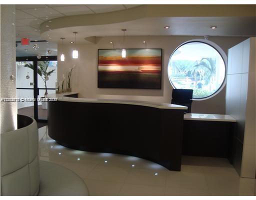 Building Photo - 1623 Collins Ave