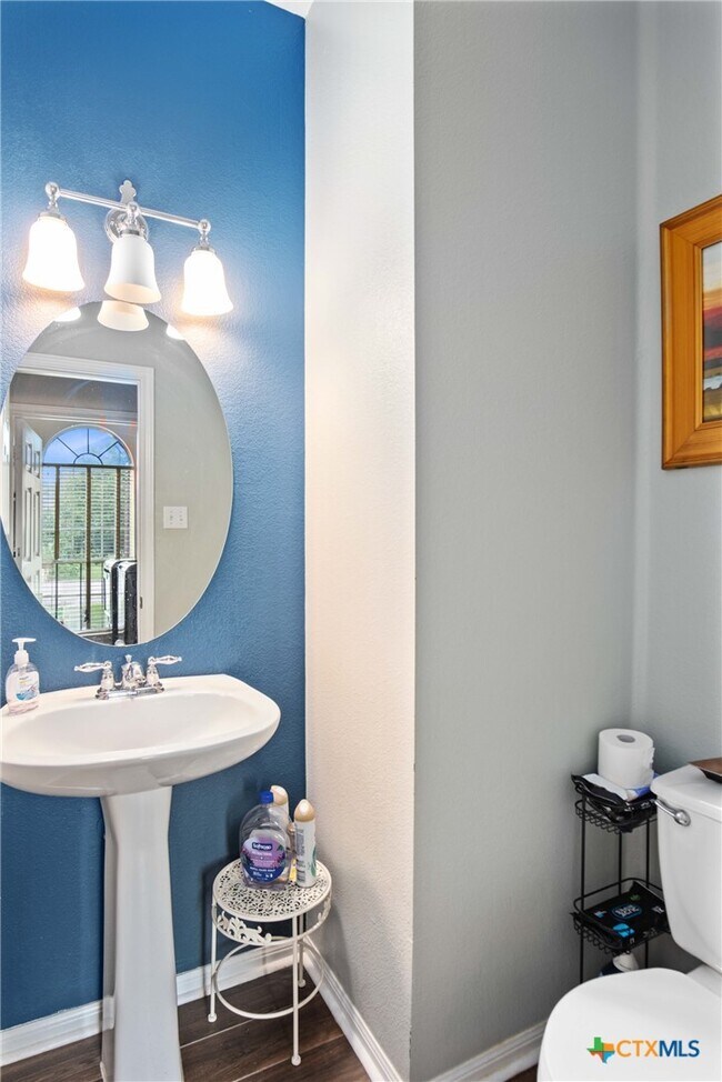 Building Photo - 504 Lakota Ln