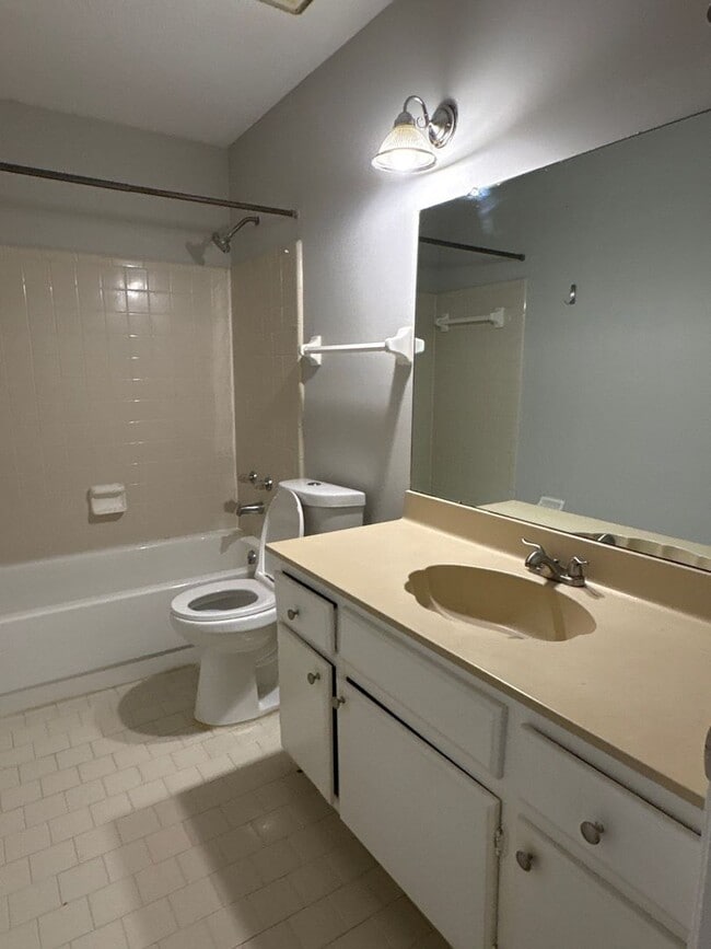 Building Photo - Freshly Transformed 3 bedroom home - Open To Section 8