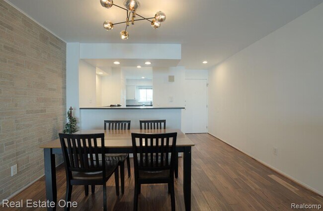 Building Photo - 1944 Klingensmith Rd