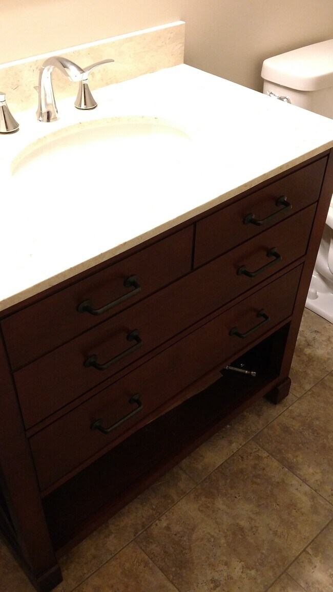 Building Photo - 7000 W 128th Ln