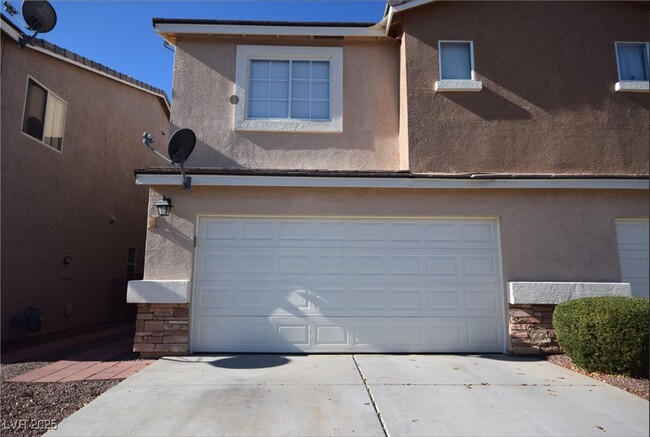 Primary Photo - 4099 Halfmoon Bay Dr
