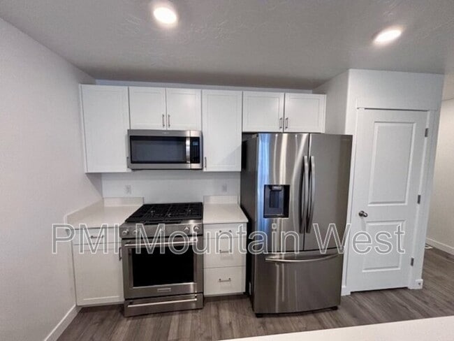 Building Photo - 3898 Bowie Dr