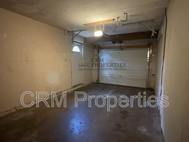 Building Photo - 5801 Peshewa Ct