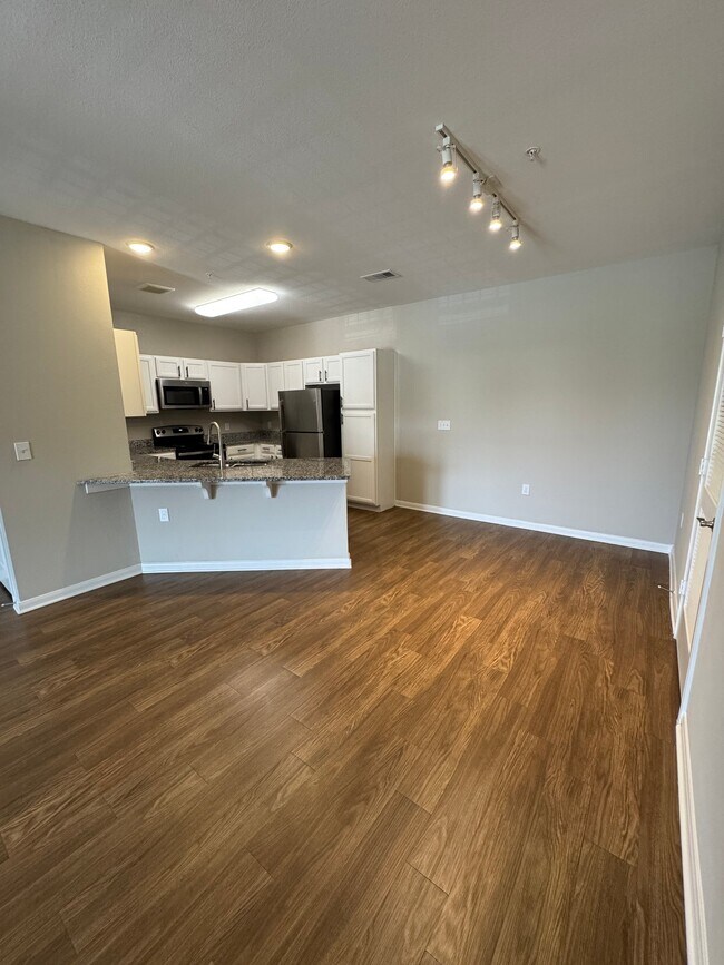 Building Photo - 450 Houston Ridge Dr