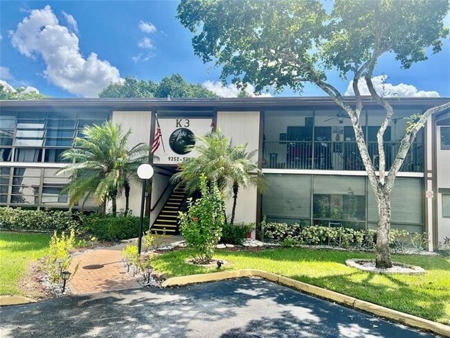 Primary Photo - 9360 S Belfort Cir
