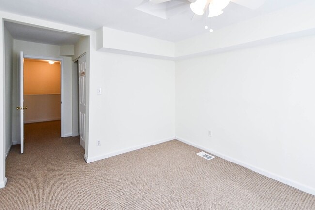 Building Photo - 1651 Gales St NE