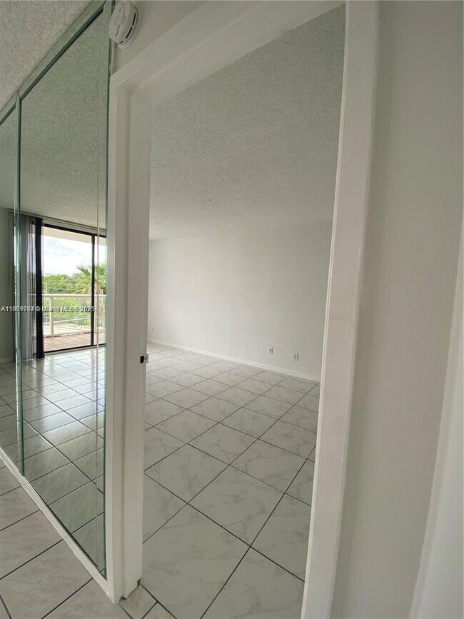Building Photo - 13499 Biscayne Blvd