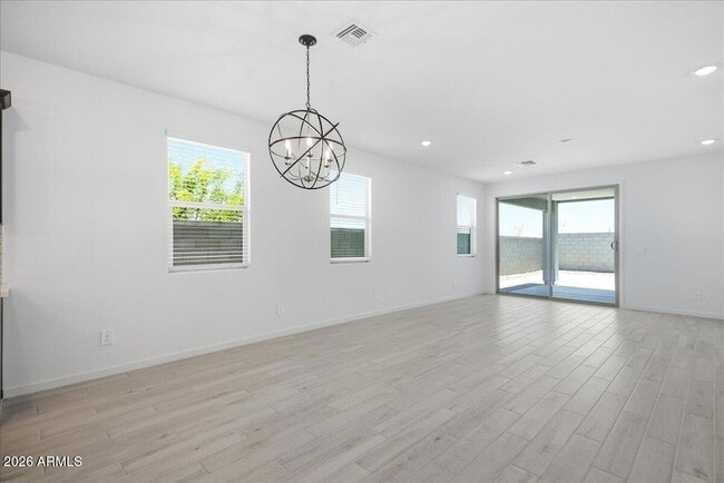Building Photo - 15875 W Cottontail Ln