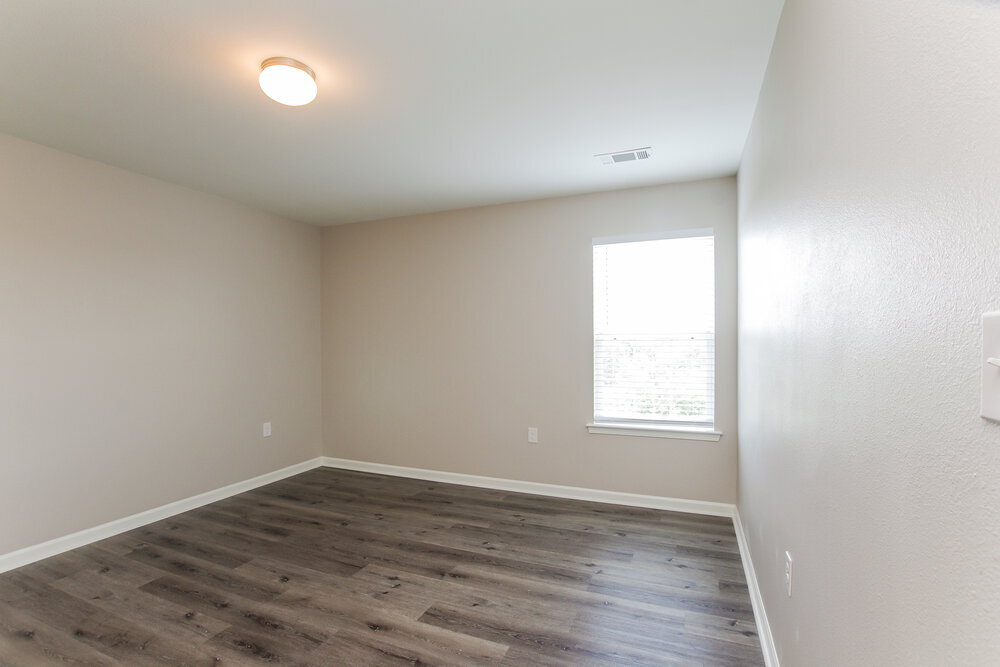 Building Photo - 4933 Broad Leaf Ct