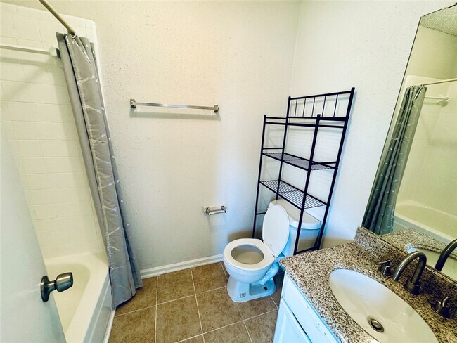 Building Photo - 5810 Twisted Pine Ct
