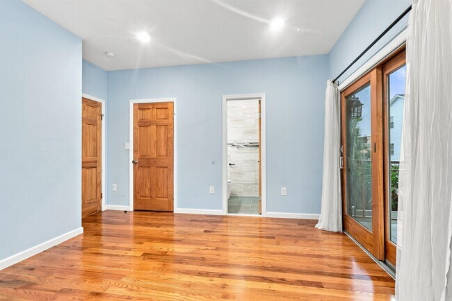 Building Photo - 88 Poplar St