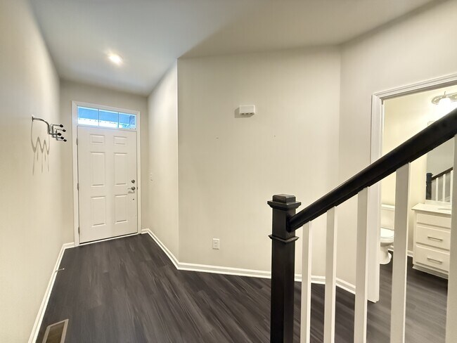 Building Photo - 2809 Willow Ct