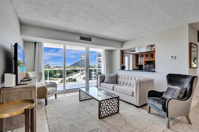 Building Photo - 2715 N Ocean Blvd