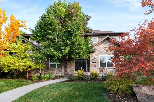 Primary Photo - 8201 E 6th Ave