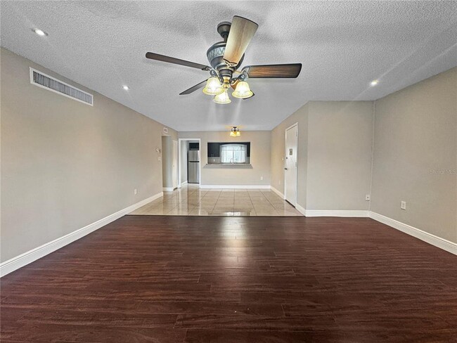 Building Photo - 626 Orange Dr