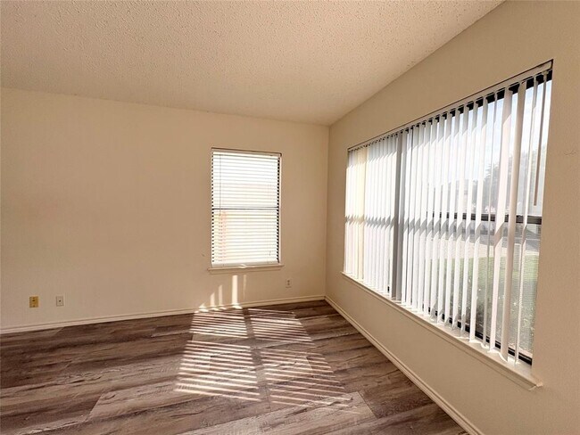 Building Photo - 8332 Montoya Cir