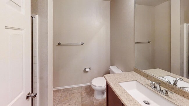 Building Photo - Beautiful 4 bedroom 3 bath Home