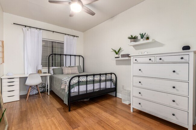 Building Photo - Beautiful 6-bedroom basement home