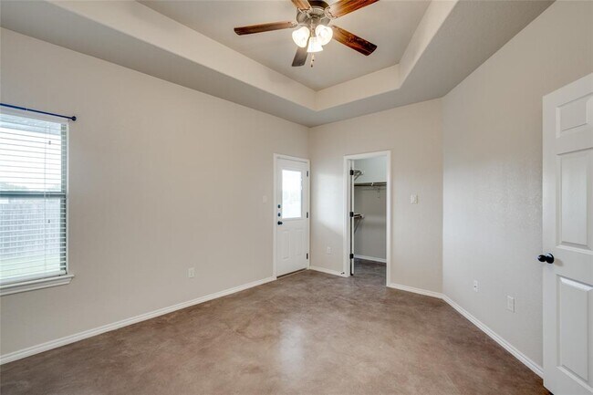 Building Photo - 2545 Pahmeyer Rd