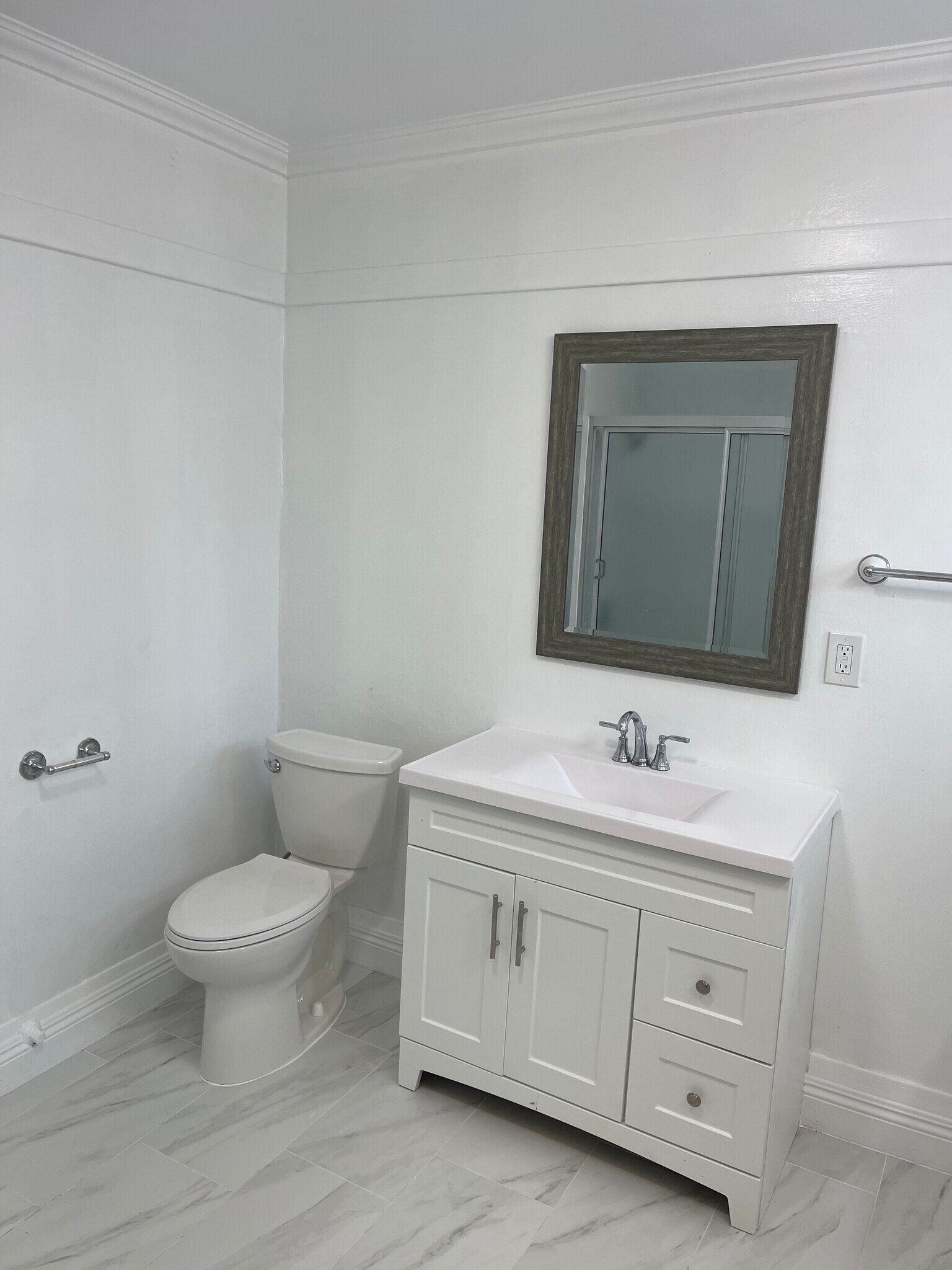 Building Photo - 508 S Catalina Ave