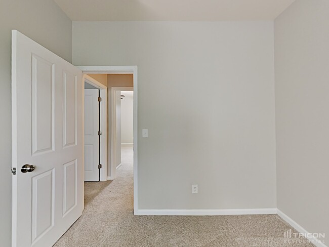 Building Photo - 7839 Baylis Dr