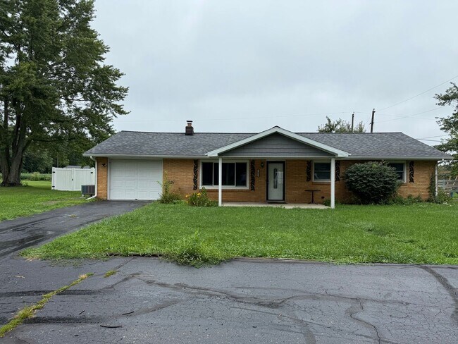 Building Photo - Charming Newly Remodeled 3-Bedroom Home!
