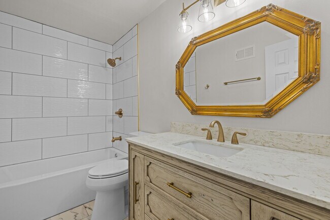 Building Photo - 2410 Bruno Ave