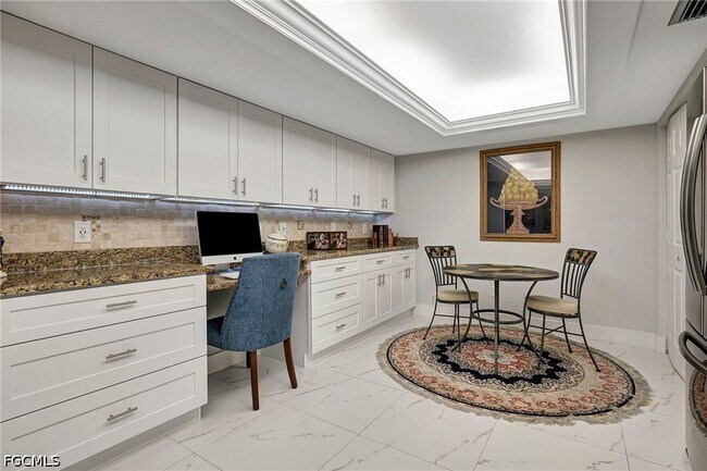 Building Photo - 787 Overiver Dr