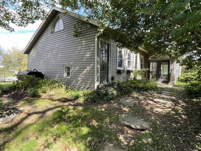 Building Photo - 67 Graham Rd