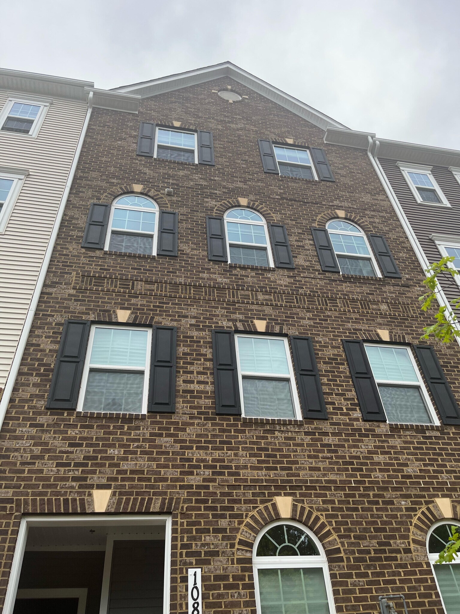 Close up of condos. Top two floors are yours - 10810 Presidential Pky