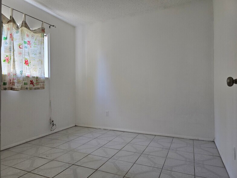Building Photo - 10650 Dilo St