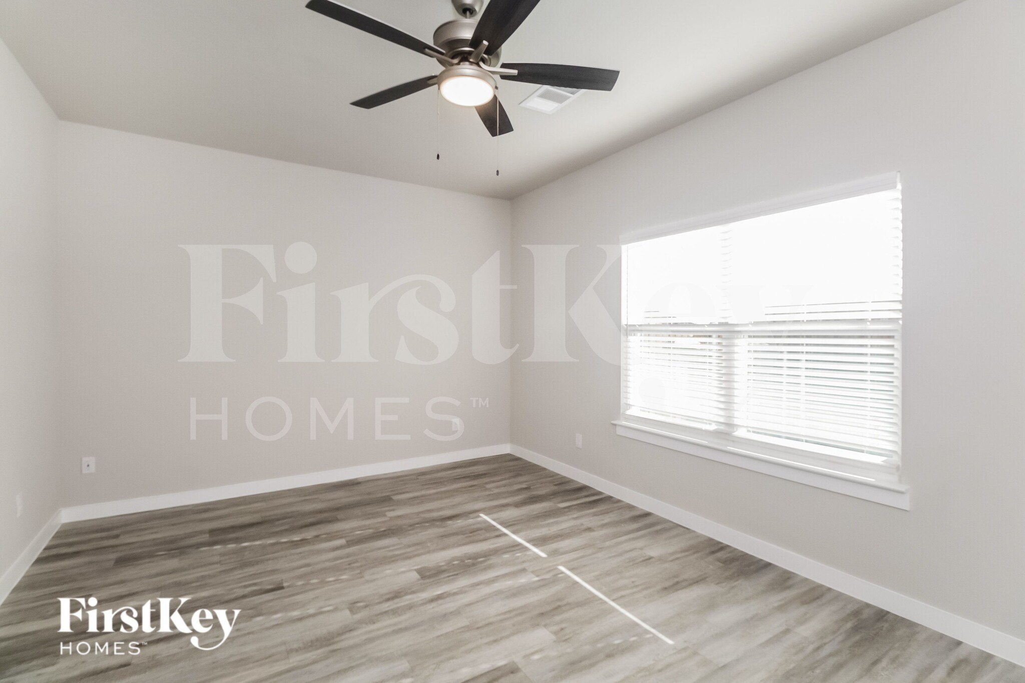 Building Photo - 332 Niki Dr