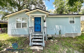 Building Photo - Adorable, fully renovated 3 bedroom / 1 ba...