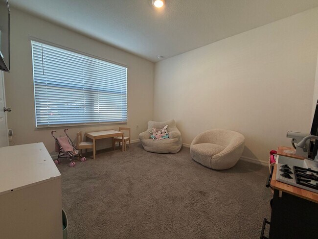 Building Photo - 4 Bed 2 Bath Home in Avalon Woods! FULLY FENCED YARD