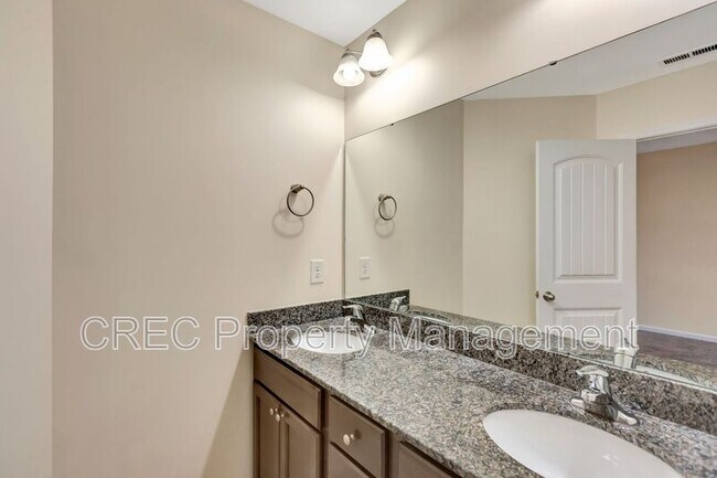Building Photo - 140 Buchanan Cir