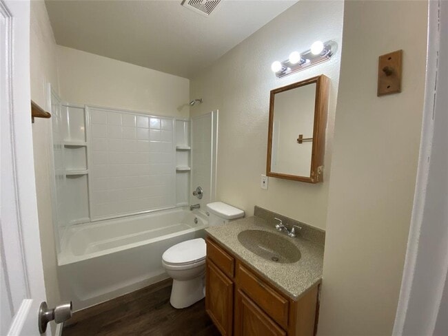 Building Photo - 1719 Short St