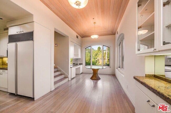 Building Photo - 1136 Calle Vista Dr