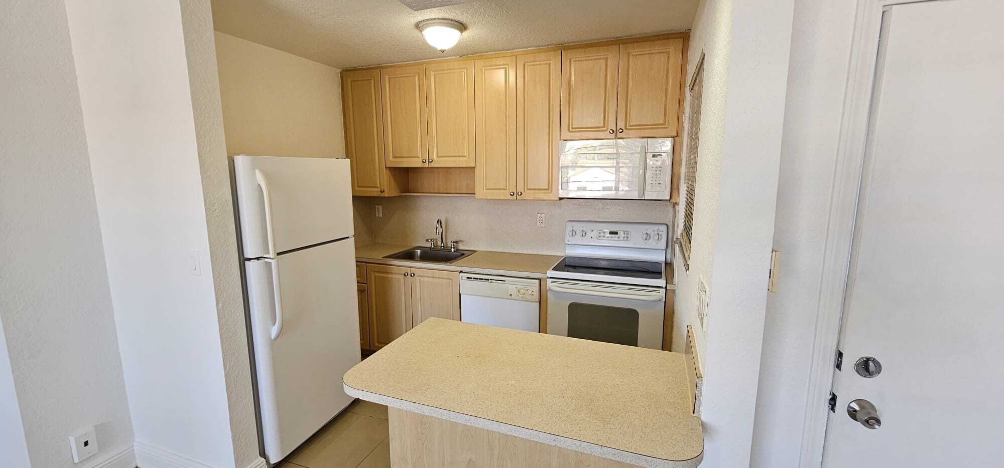 Building Photo - 110 SE 2nd St