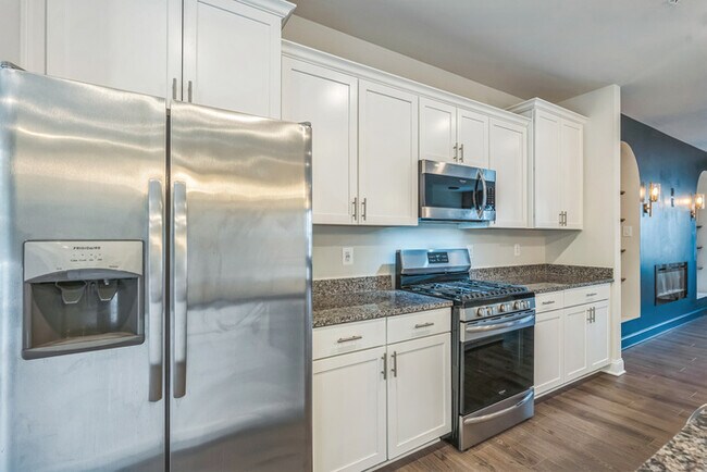 Building Photo - 23853 Myrtle Glen Way