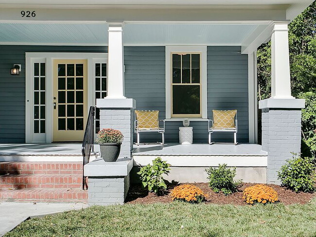 Building Photo - 926 W Trinity Ave