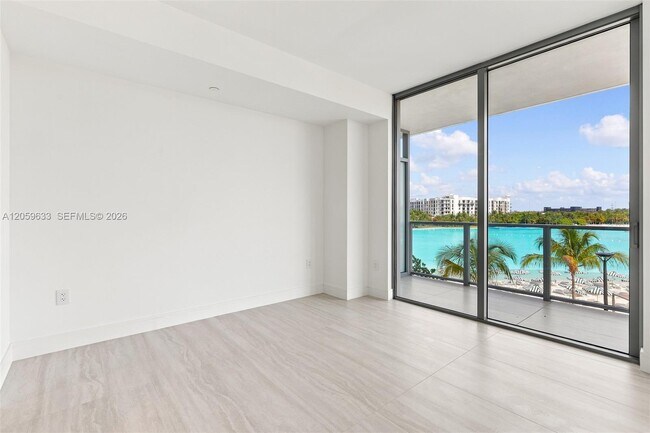 Building Photo - 2411 Laguna Cir