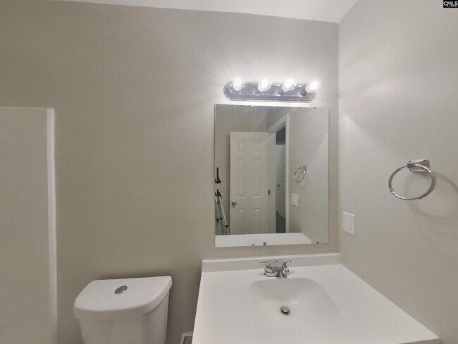 Building Photo - 124 Wigmore Ln