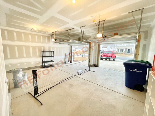 Building Photo - 924 Arlington Wood St