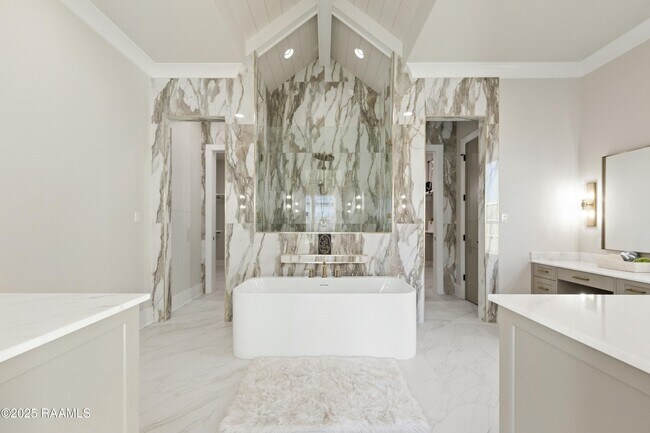 Building Photo - 109 Trailing Oaks Dr