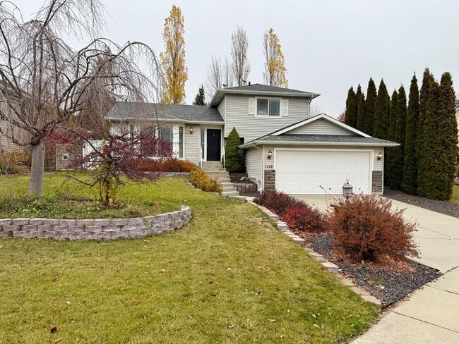 Building Photo - Stunning 3 Bed 2 Bath Eagle Ridge Home w/ ...