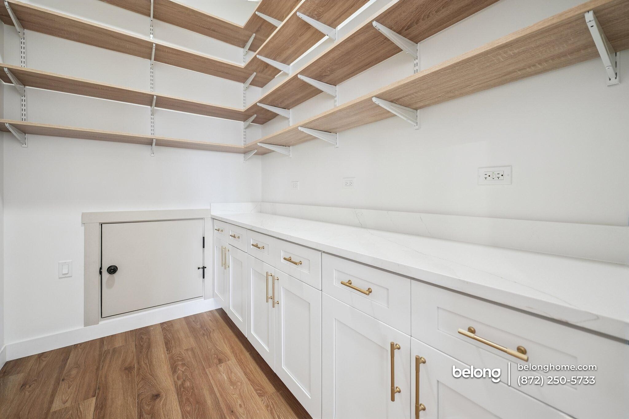 Building Photo - 298 Apache Trail